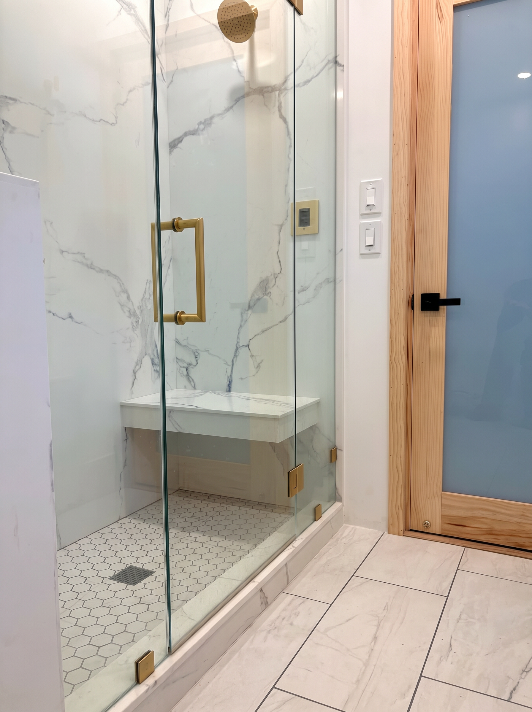 Steam shower bench and controls